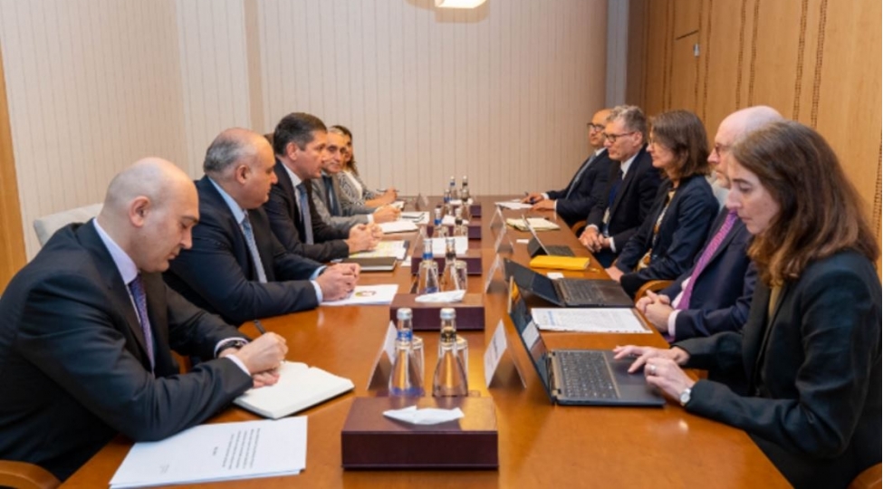 azerbaycan-ve-dunya-banki-gelecek-emekdashliq-barede-fikir-mubadilesi-aparib