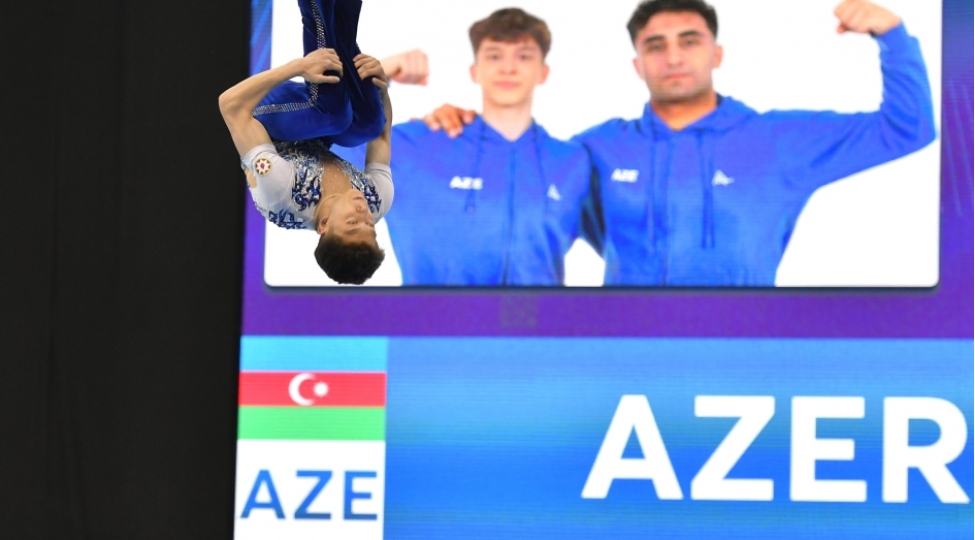 azerbaycan-akrobatlari-bakidaki-dunya-kubokunda-finala-yukselibler