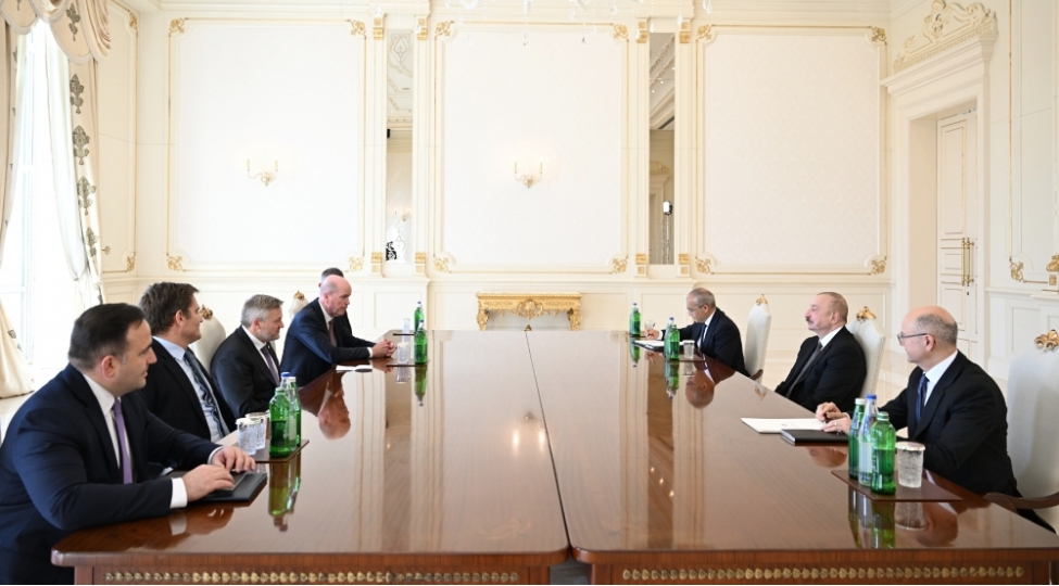 prezident-ilham-eliyev-bp-shirketinin-bash-icrachi-direktorunu-qebul-edib