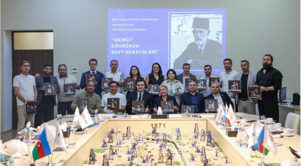 jurnalistler-balaxani-nefti-ile-resm-chekdiler