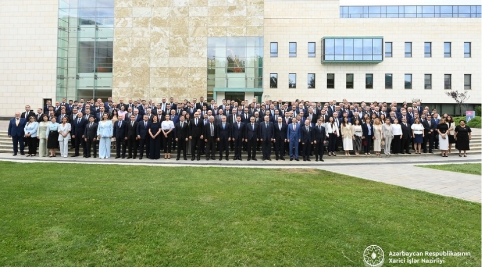 diplomatik-xidmet-orqanlari-rehberlerinin-ix-mushaviresinin-achilishi-olub-foto