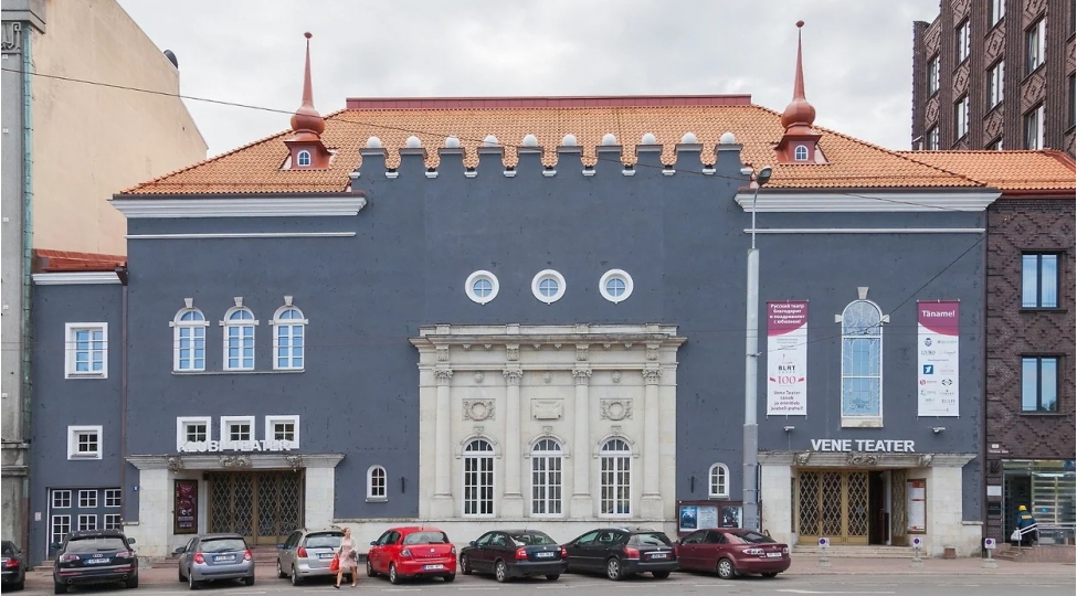 estoniya-hakimiyyeti-rus-teatrinin-adindan-rus-sozu-chixarildi-qerar