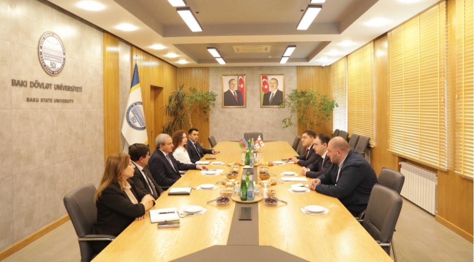 gurcustandan-gelen-numayende-heyeti-bdu-da-olub