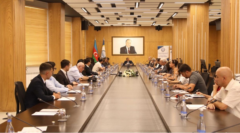 bdu-da-qarabag-ve-dilbaz-at-cinslerinin-genetik-xeritesinin-hazirlanmasi-layihesine-dair-metodoloji-muzakireler-kechirilib