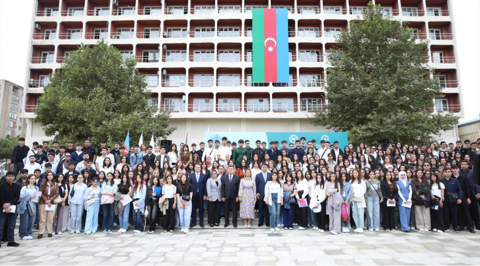 azerbaycan-emek-ve-sosial-munasibetler-akademiyasinda-bilik-gunu-munasibetile-tedbir-kechirilib