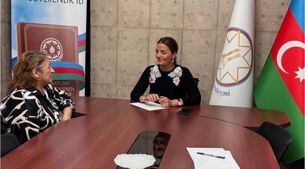 konul-nurullayeva-vetendashlarla-gorushub