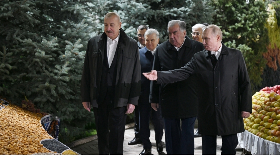 prezident-ilham-eliyev-dushenbede-mdb-dovlet-bashchilarinin-qeyri-resmi-sham-yemeyinde-ishtirak-edir