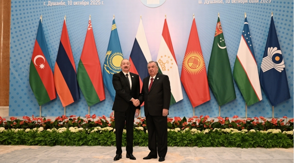 prezident-ilham-eliyev-mdb-dovlet-bashchilari-shurasinin-iclasinda-ishtirak-etmek-uchun-dushenbedeki-millet-sarayina-gelib