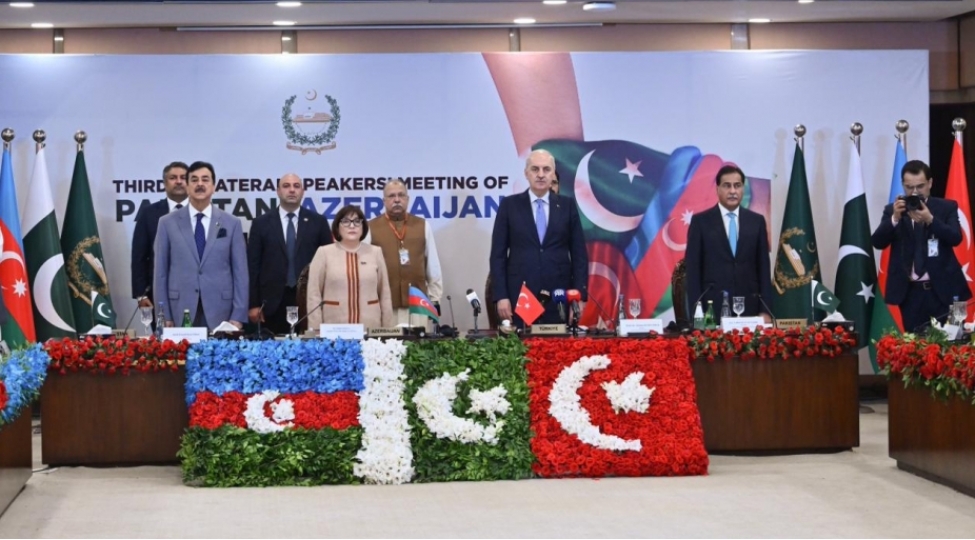 islamabadda-azerbaycan-pakistan-turkiye-parlament-sedrlerinin-uchuncu-uchterefli-gorushu-kechirilib