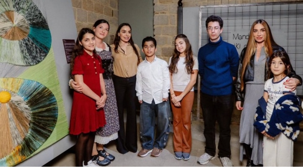 leyla-eliyeva-eshq-i-nur-sergisinden-fotolar-paylashib-fotolar