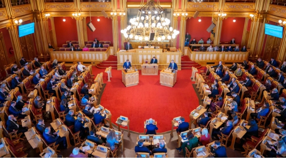 norvechde-2010-cu-ilden-beri-ilk-defe-parlament-qapali-iclas-kechirecek