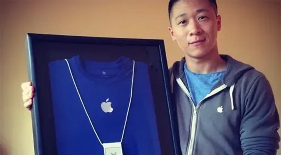 apple-emekdashi-soyadini-samsunga-gore-deyishmeli-olub