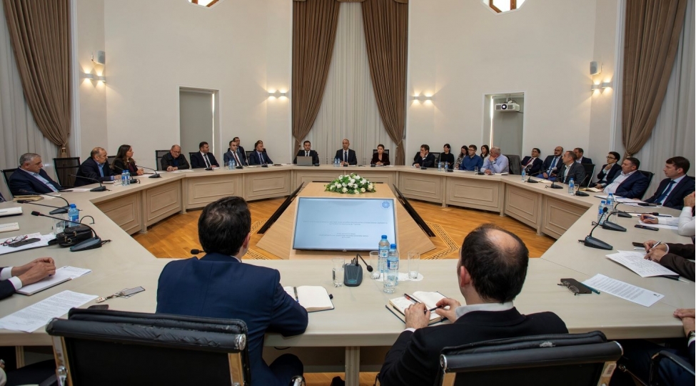 energetika-nazirliyinde-enerji-effektivliyinin-potensialinin-qiymetlendirilmesi-ve-hesabatliliq-meselelerine-dair-gorush-kechirilib