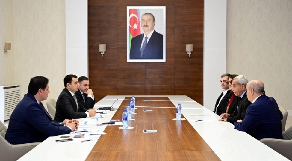 medeniyyet-naziri-xizida-vetendashlari-qebul-edib