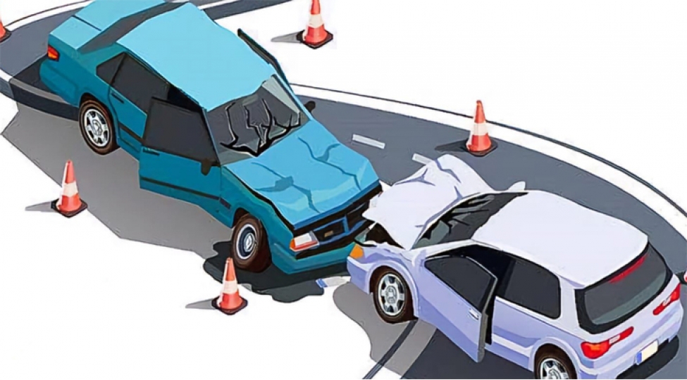 shemkirde-iki-avtomobil-toqqushub-3