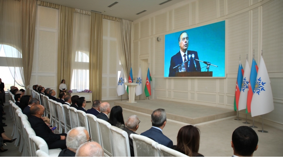 gencede-yeni-azerbaycan-partiyasinin-yaradilmasinin-33-cu-ildonumune-hesr-olunmush-tedbir-kechirilib