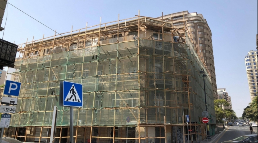 berpa-zamani-memarliq-abidesine-ziyan-vurulub