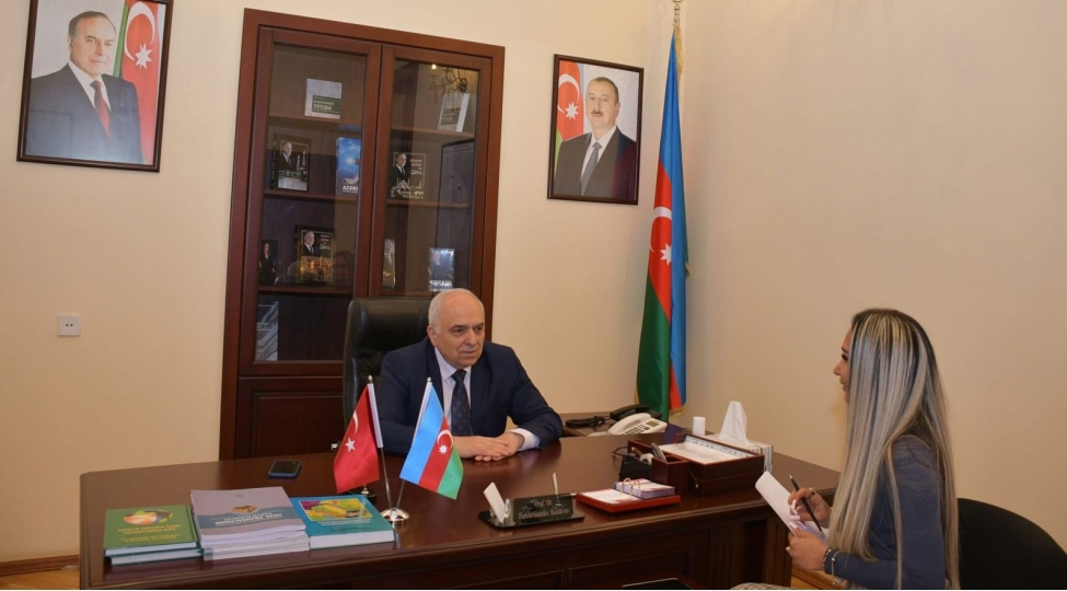 suni-intelekt-ve-reqemsal-texnologiyalar-neft-senayesinin-inkishafi-uchun-guclu-bir-alete-chevrilib-akademik-fexreddin-qedirov