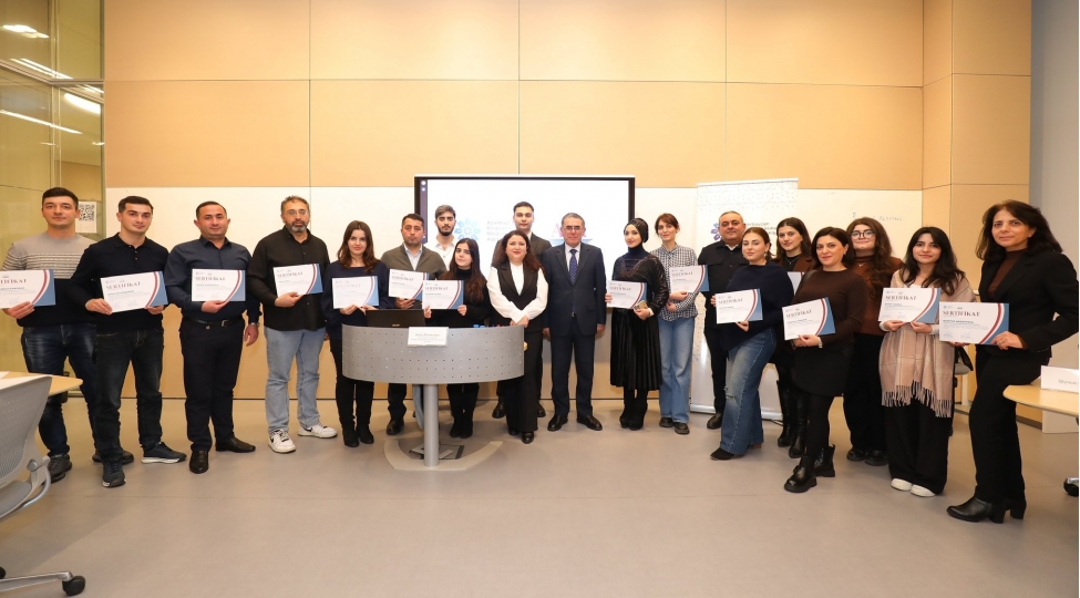 storytelling-muasir-publisistikanin-yeni-narrativleri-ve-aktual-trendleri-movzusunda-kechirilen-ikigunluk-telim-yekunlashib