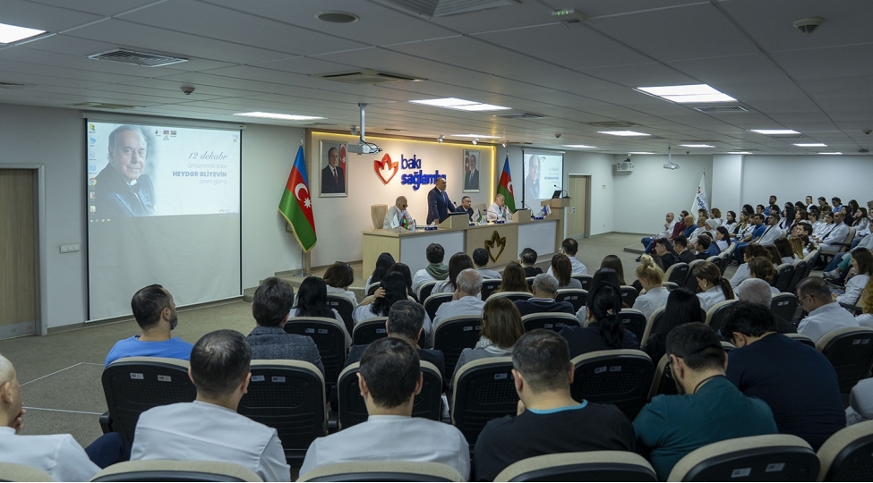 ulu-onder-heyder-eliyevin-anim-gunune-hesr-edilmish-tedbir-kechirilib