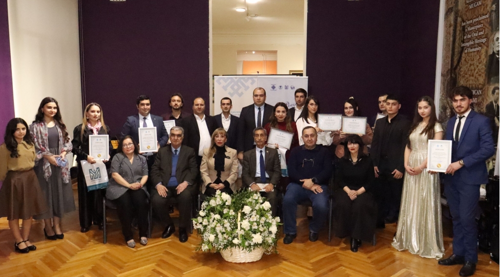 poeziya-xezrisi-respublika-bedii-qiraet-musabiqesinin-qalibleri-mukafatlandirilib