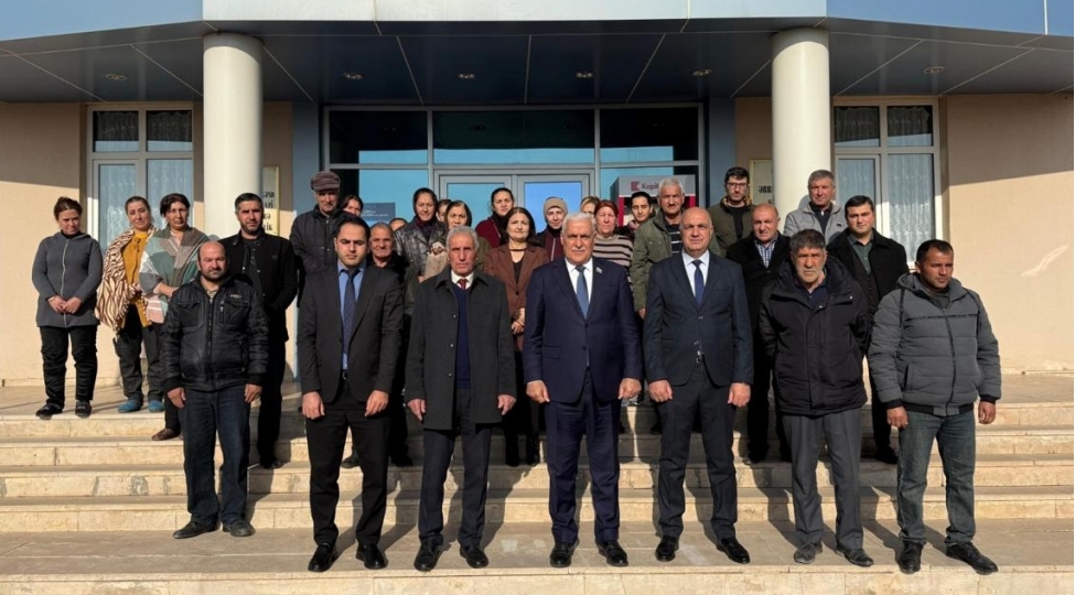 milli-meclisin-deputati-vuqar-rehimzade-culfada-sechicileri-ile-novbeti-gorushunu-kechirib-foto-8