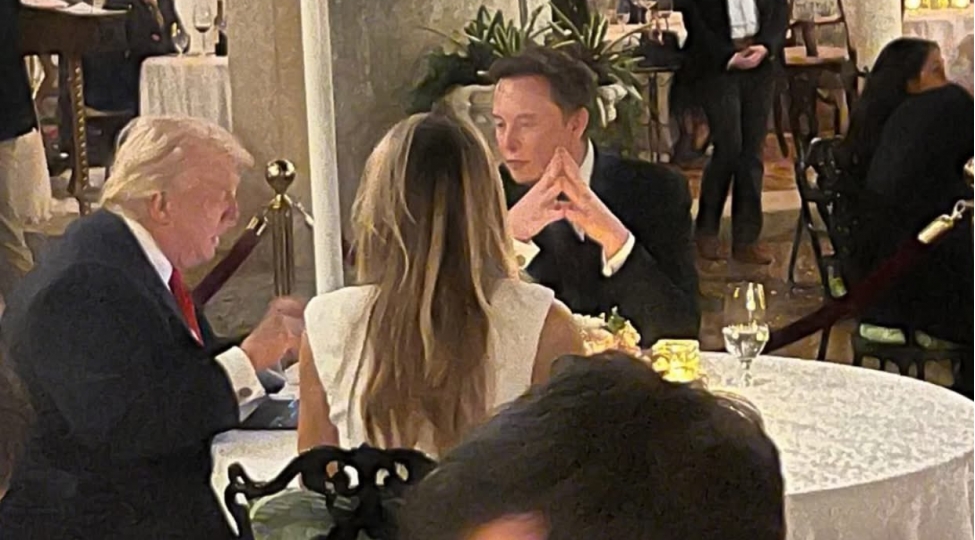 mask-tramp-ve-melaniya-ile-sham-yemeyi-fotosunu-paylashdi