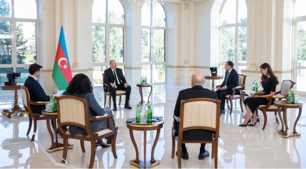 ugurlu-diplomatiyanin-tezahuru