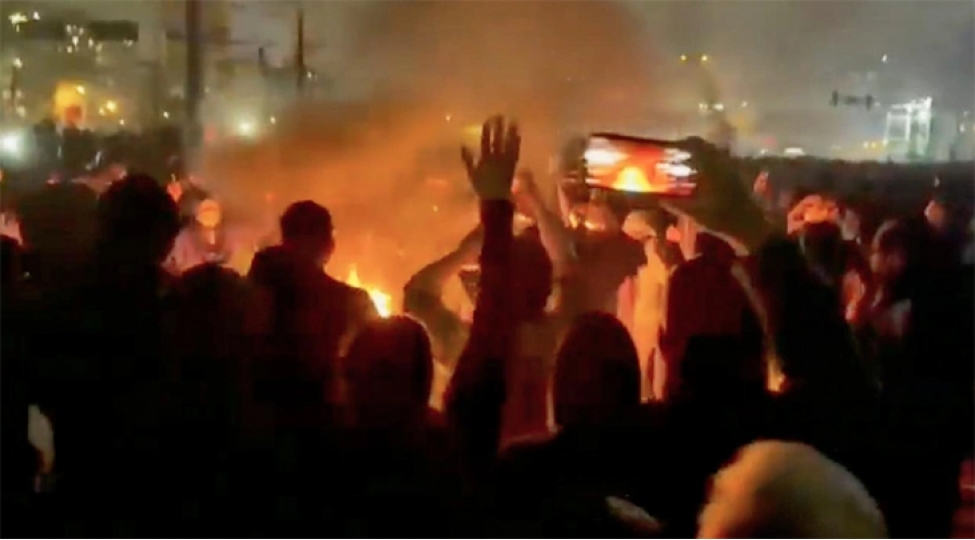 iranin-lorestan-eyaletinde-100-den-chox-etirazchi-saxlanilib