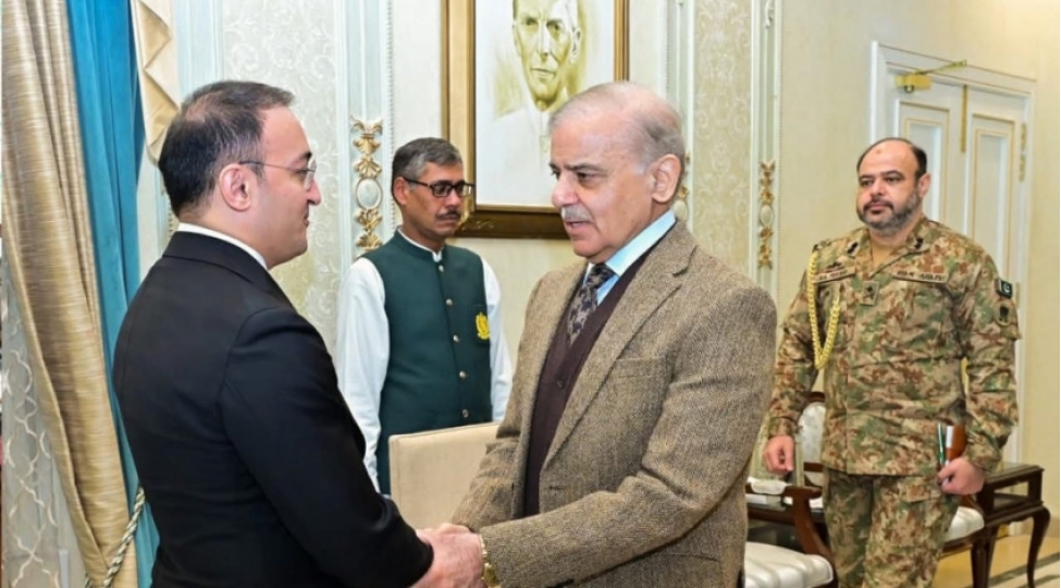 pakistanin-bash-naziri-asan-xidmetin-sedrini-qebul-edib