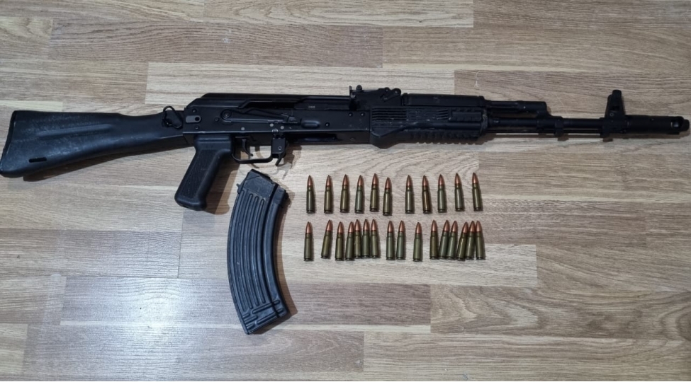 terterde-tutulan-shexsden-narkotik-vasite-ve-avtomat-ashkarlanib