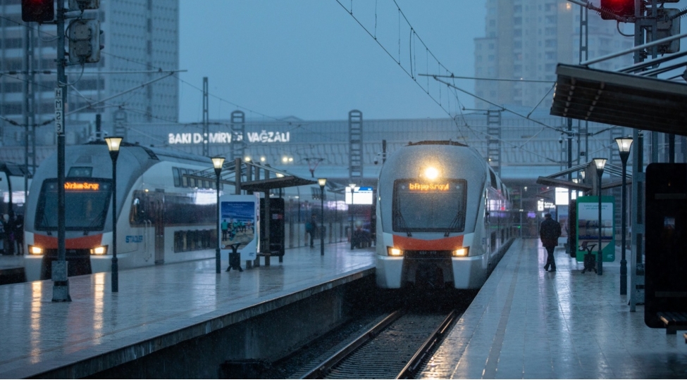 baki-sumqayit-qatari-sabah-qeyri-ish-gununun-cedveline-uygun-hereket-edecek