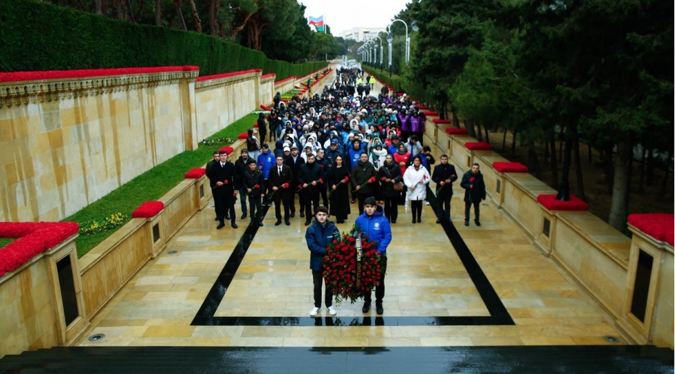 azerbaycan-konulluleri-20-yanvar-shehidlerinin-eziz-xatiresini-yad-edibler