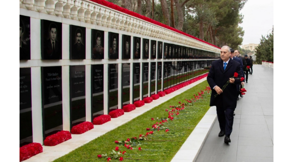 dtx-nin-emekdashlari-shehidler-xiyabanini-ziyaret-edibler-video