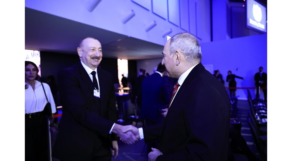 prezidentle-pashinyan-davosda-bir-araya-geldi