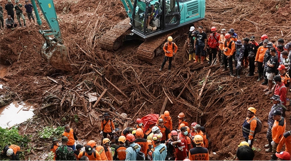 indoneziyada-facie-7-nefer-olub-80-den-chox-insan-itkin-dushub