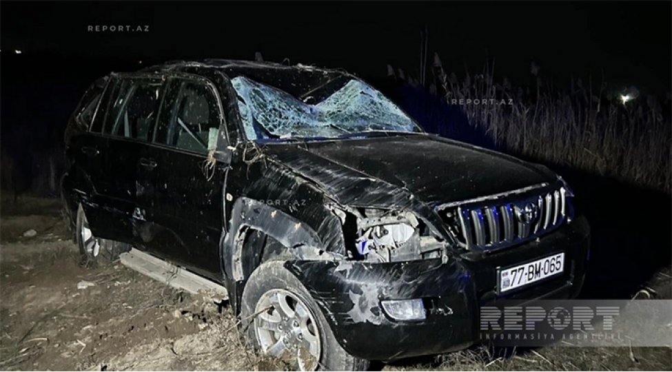 kurdemirde-qadin-surucu-qeza-toredib-xesaret-alanlar-var