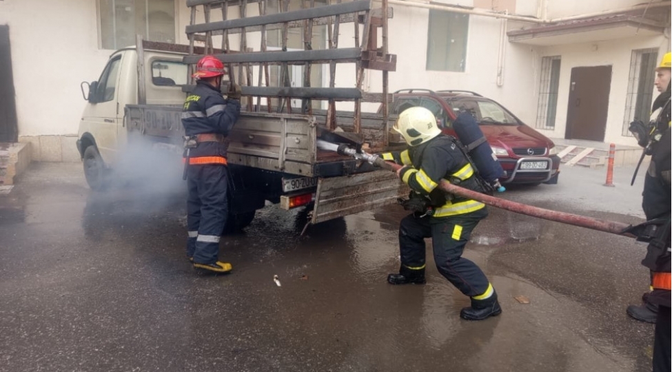 sumqayitda-qazelde-yangin-olub-