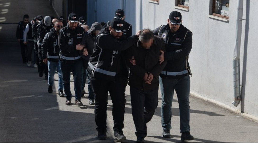 turkiyede-terror-teshkilatina-qarshi-emeliyyat-90-dan-chox-saxlanilan-var