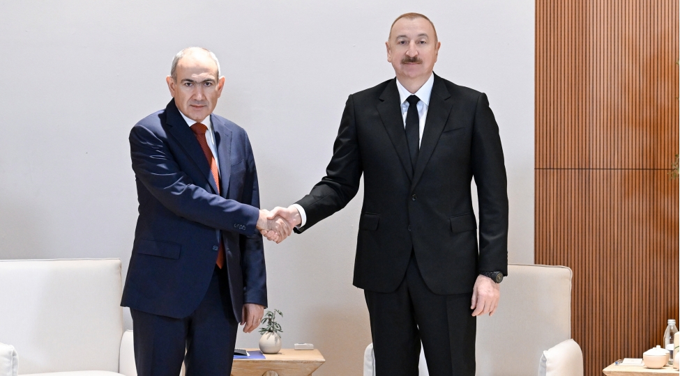 ebu-dabide-ilham-eliyev-ve-nikol-pashinyan-arasinda-genish-terkibde-gorush-kechirilir-foto