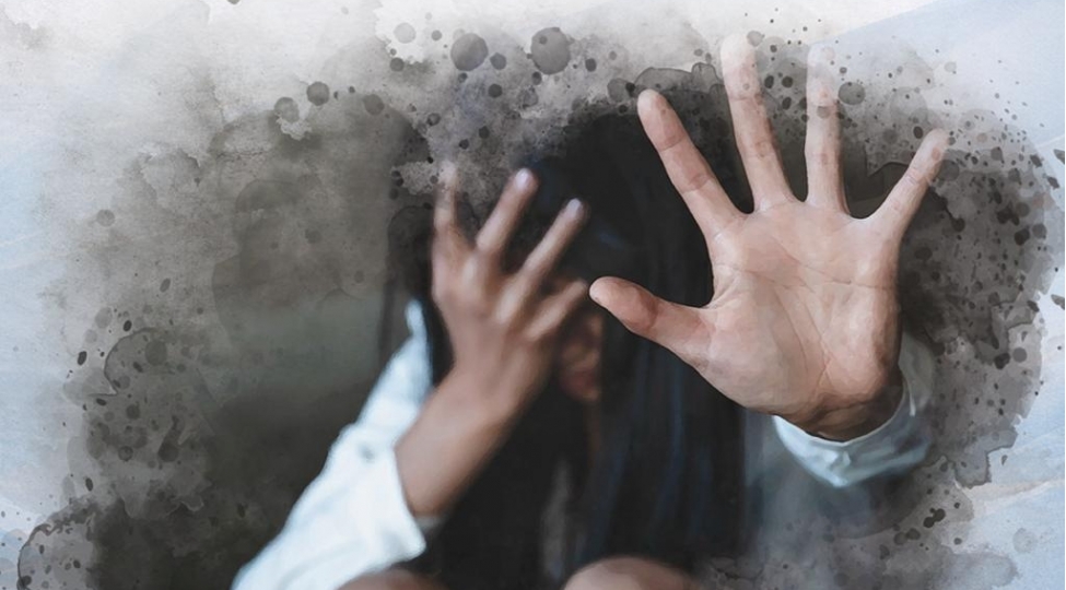 din-vetendashlari-qadinlara-qarshi-zorakiliga-bigane-qalmamaga-chagirir-video