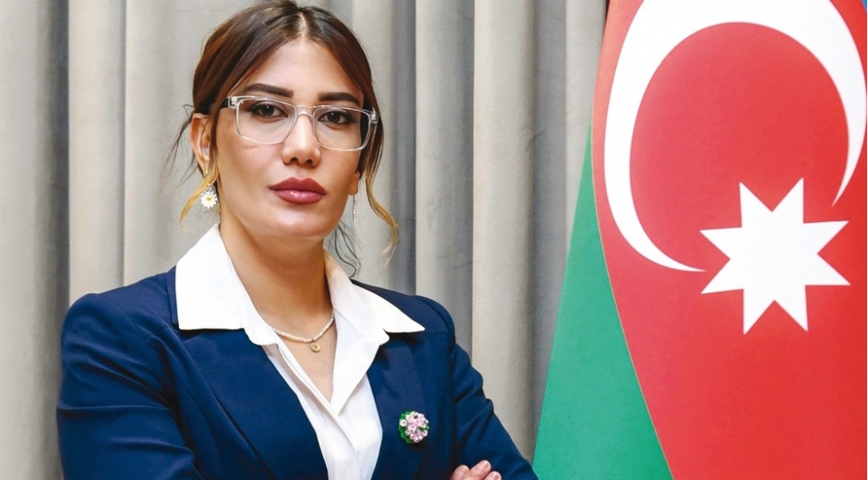 etimadi-satanlar-tarixe-lekedir