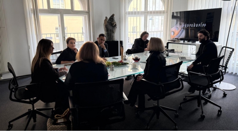 veech-x-veech-memarliq-burosunun-rehberliyi-ile-innovativ-yanashmalar-barede-fikir-mubadilesi-aparilib