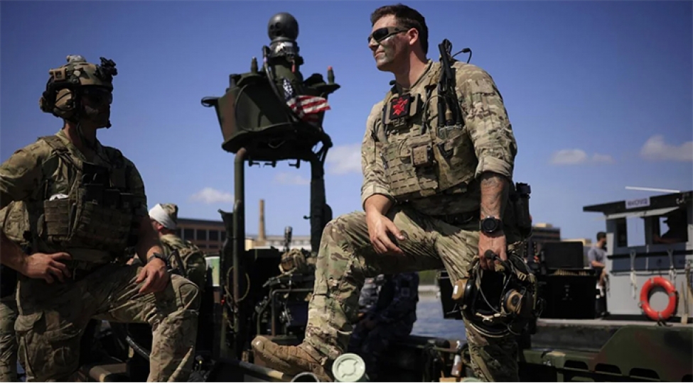 axios-absh-iranin-ali-lideri-ve-onun-oglunun-aradan-goturulmesi-imkanini-nezerden-kechirir