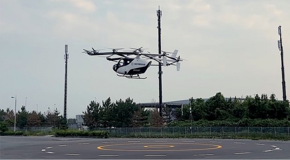 yaponiyada-uchan-taksilerin-sinagina-bashlanilib