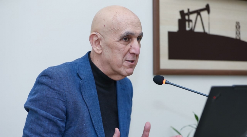 tebii-servet-emanetdir-balaxani-neftchileri-dovlet-ve-din-arasinda-elaqeleri-muzakire-eden-deyirmi-masada-ishtirak-edibler