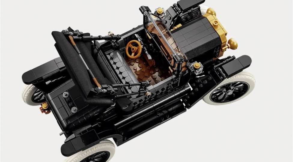 lego-boyukler-uchun-dest-teqdim-edib