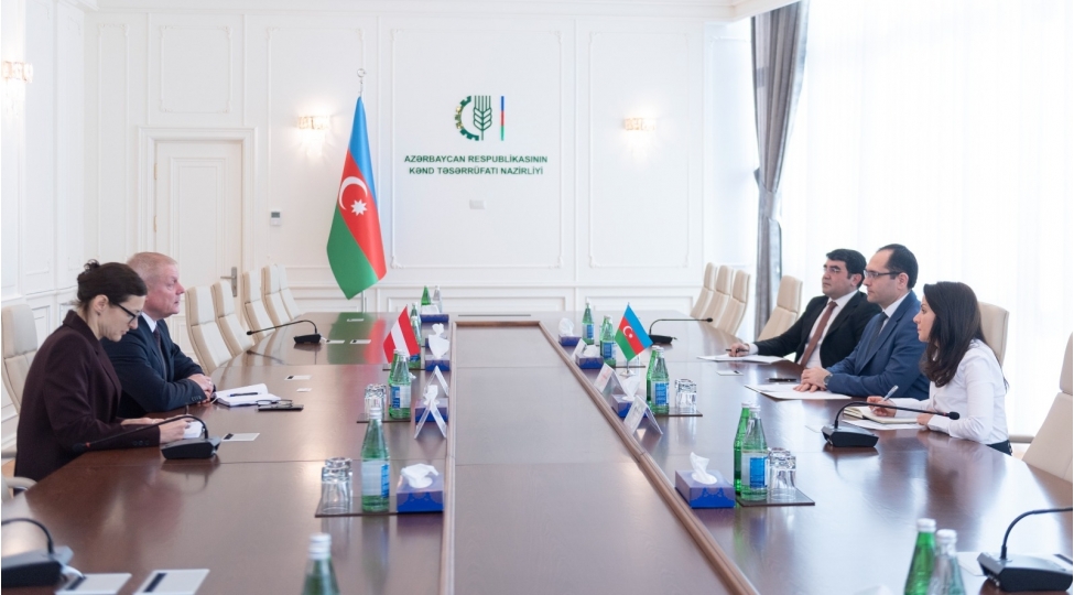 nazir-mecnun-memmedov-latviyanin-azerbaycandaki-sefiri-ile-gorushub