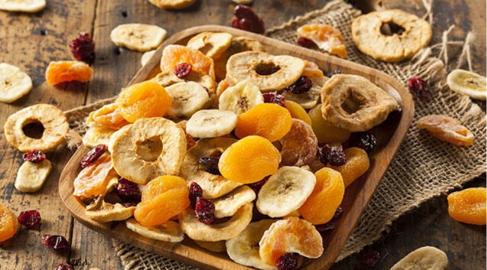 quru-meyvelere-qatilan-kimyevi-maddeler-hansi-riskler-dashiyir