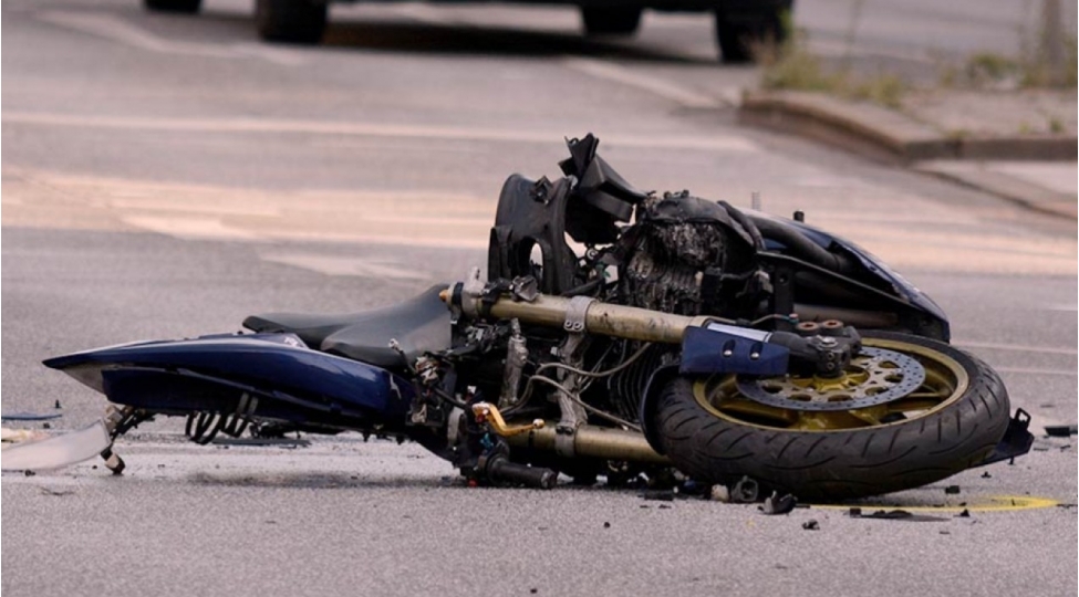 motosiklet-qezalarin-choxu-olum-ve-xesaretle-neticelenir